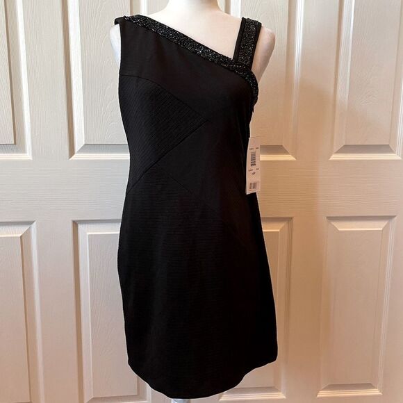 BLACK COCKTAIL DRESS SLEEVELESS WITH BEADED NECKLINE SIZE 10P NWT - Picture 2 of 9